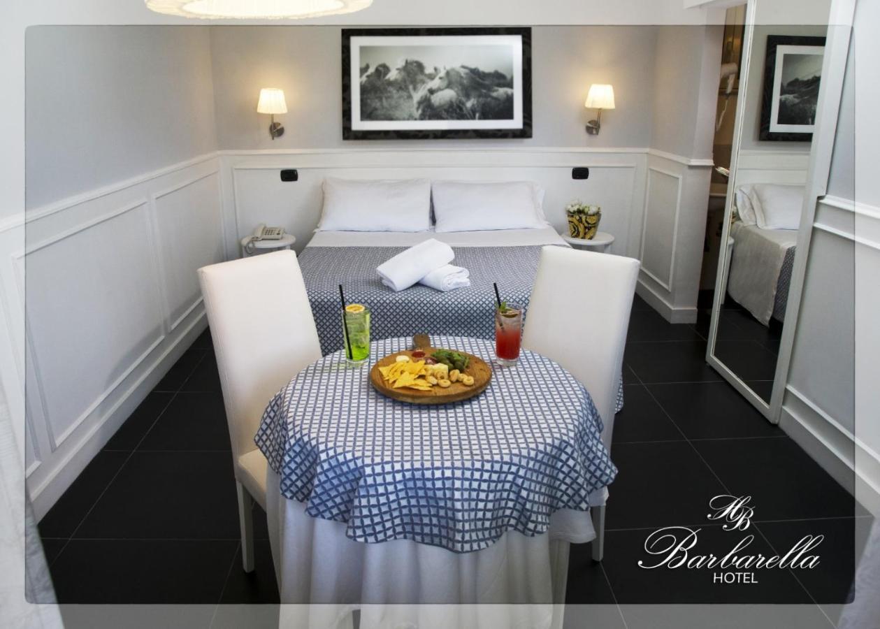 Hotel Barbarella Giugliano In Campania Buitenkant foto