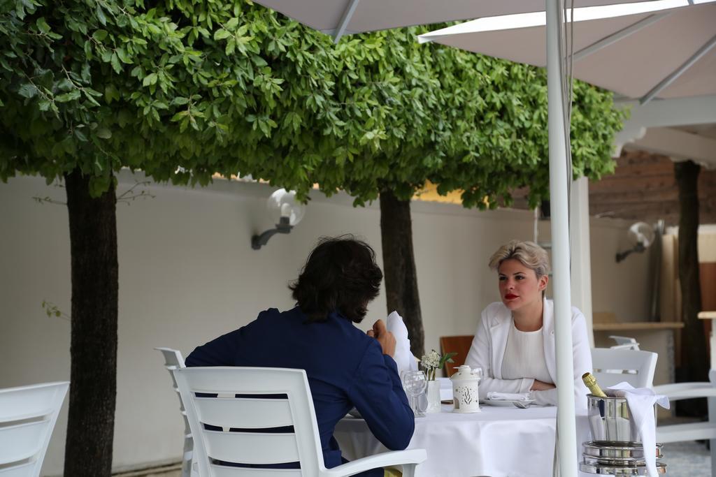 Hotel Barbarella Giugliano In Campania Buitenkant foto