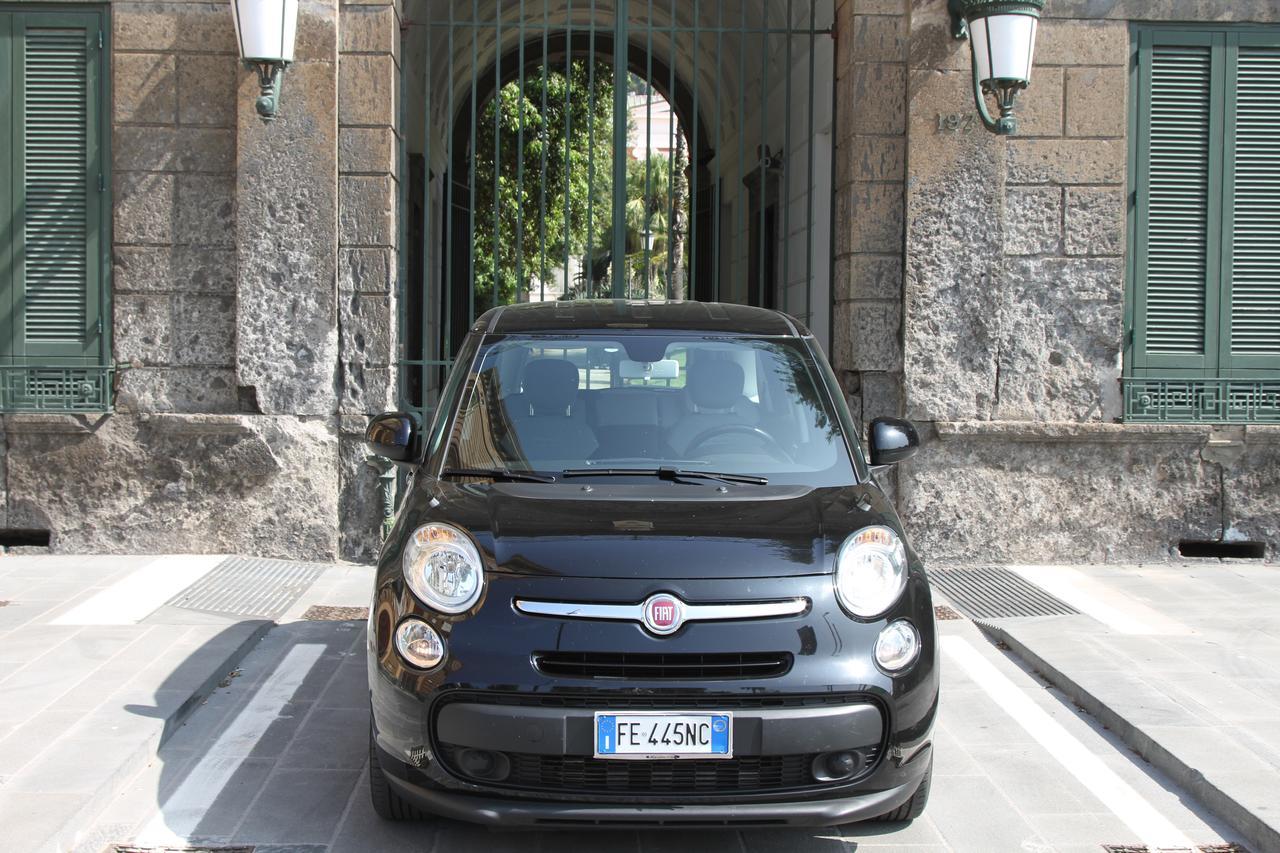 Hotel Barbarella Giugliano In Campania Buitenkant foto