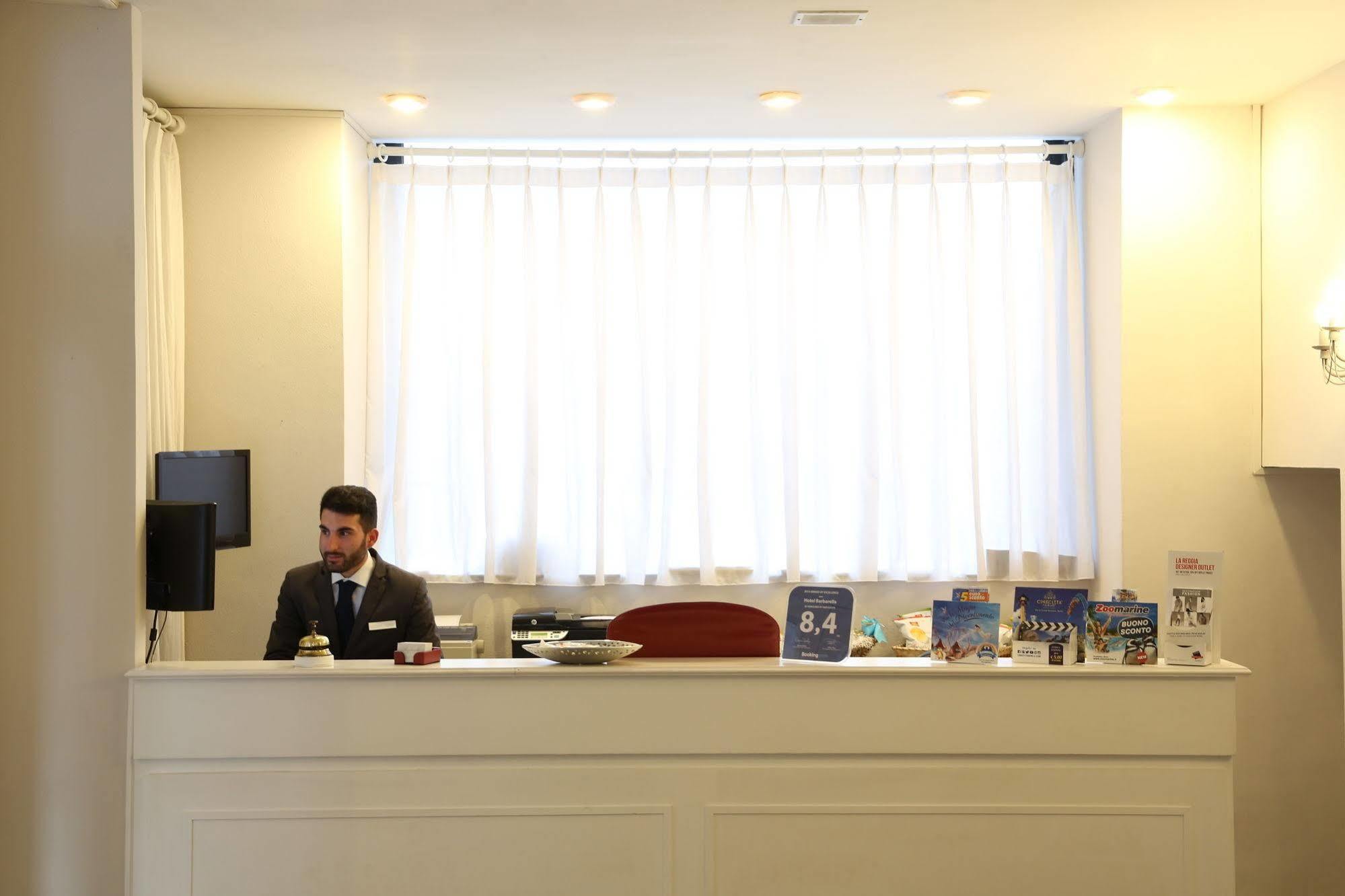 Hotel Barbarella Giugliano In Campania Buitenkant foto