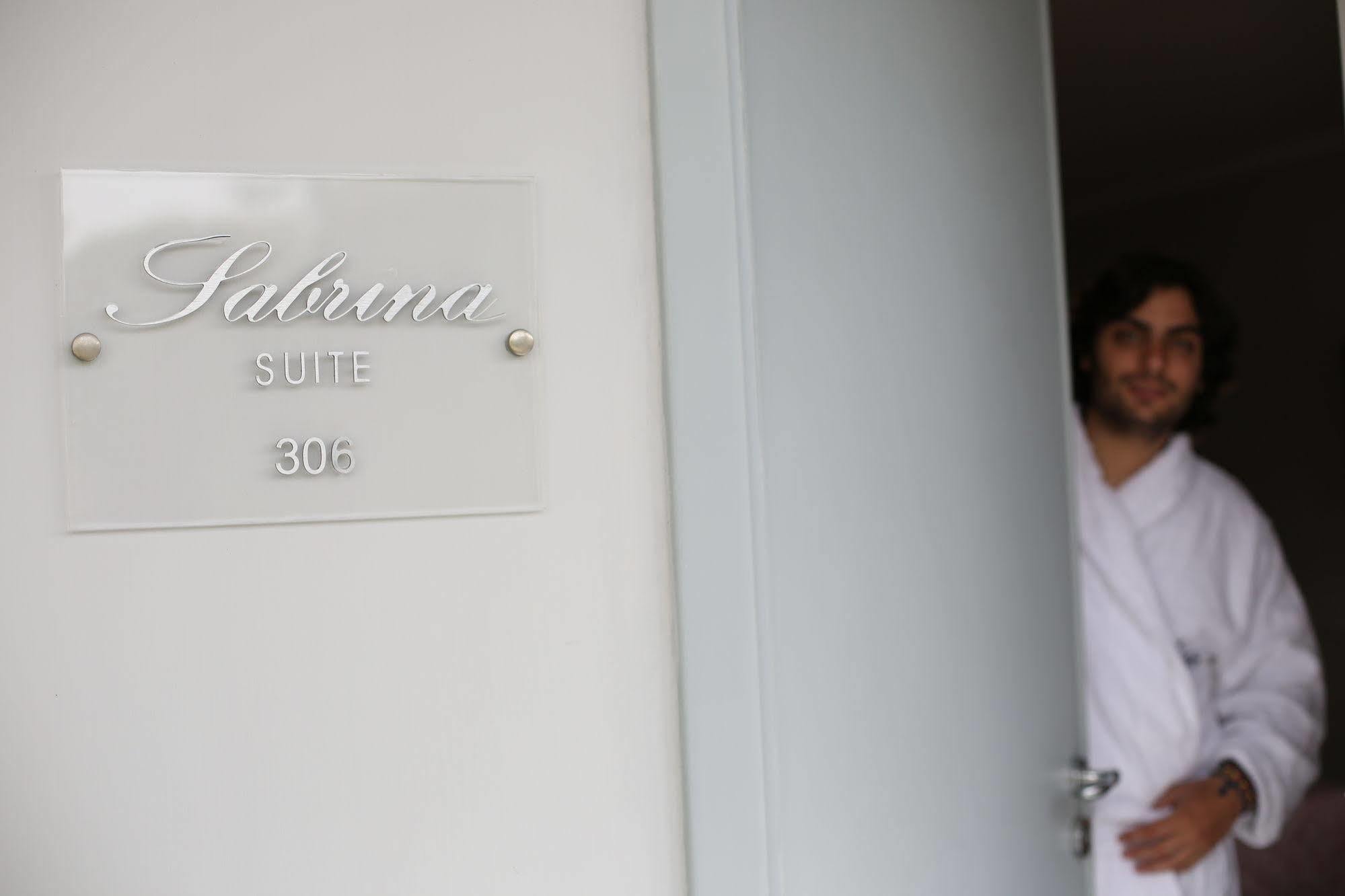 Hotel Barbarella Giugliano In Campania Buitenkant foto