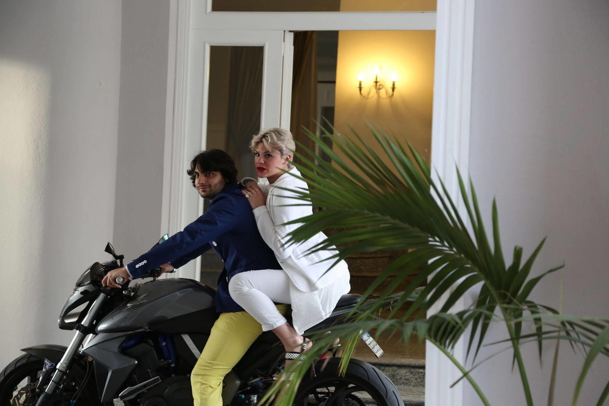 Hotel Barbarella Giugliano In Campania Buitenkant foto