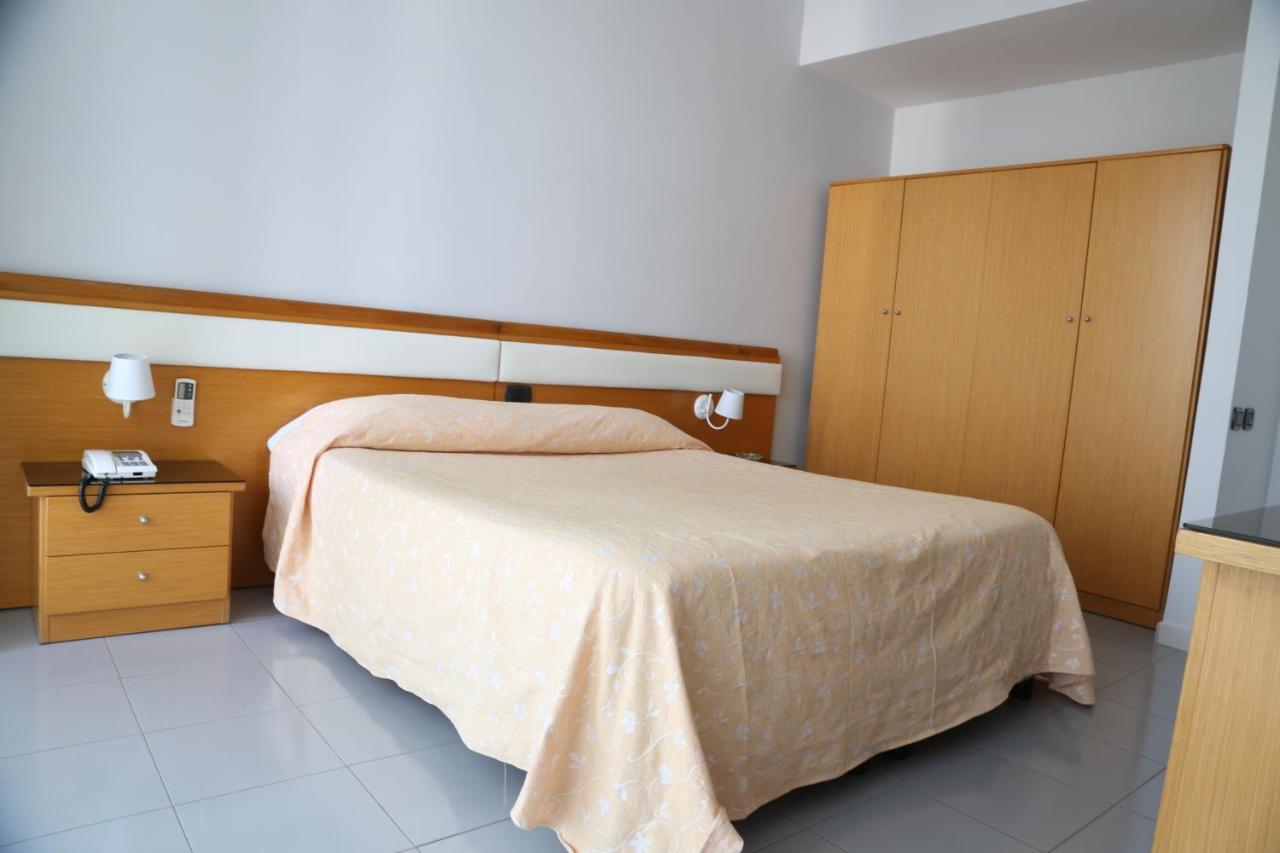 Hotel Barbarella Giugliano In Campania Buitenkant foto